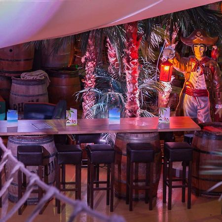 Hotel Du Parc - Pirates Chasseneuil-du-Poitou Ngoại thất bức ảnh