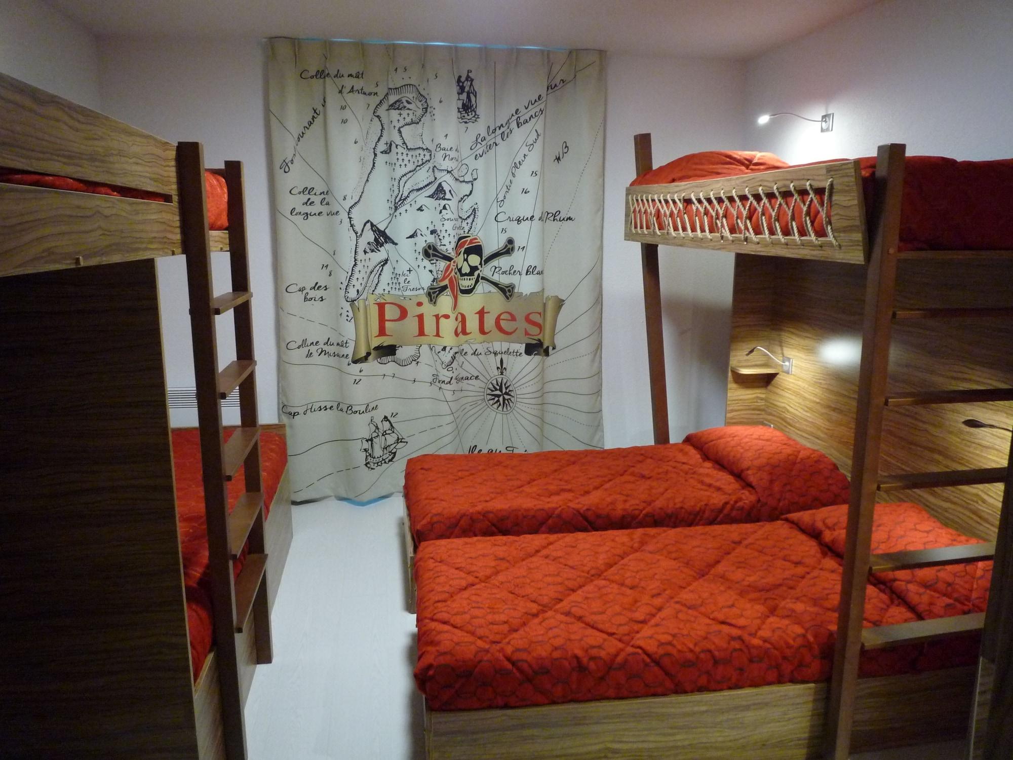 Hotel Du Parc - Pirates Chasseneuil-du-Poitou Ngoại thất bức ảnh