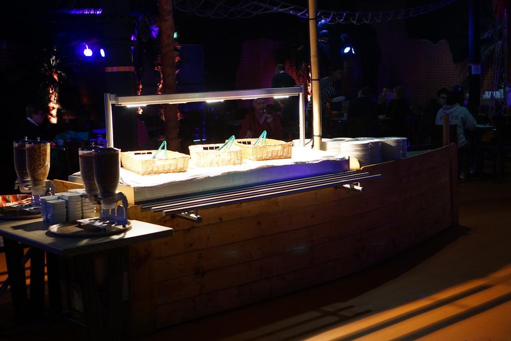 Hotel Du Parc - Pirates Chasseneuil-du-Poitou Ngoại thất bức ảnh