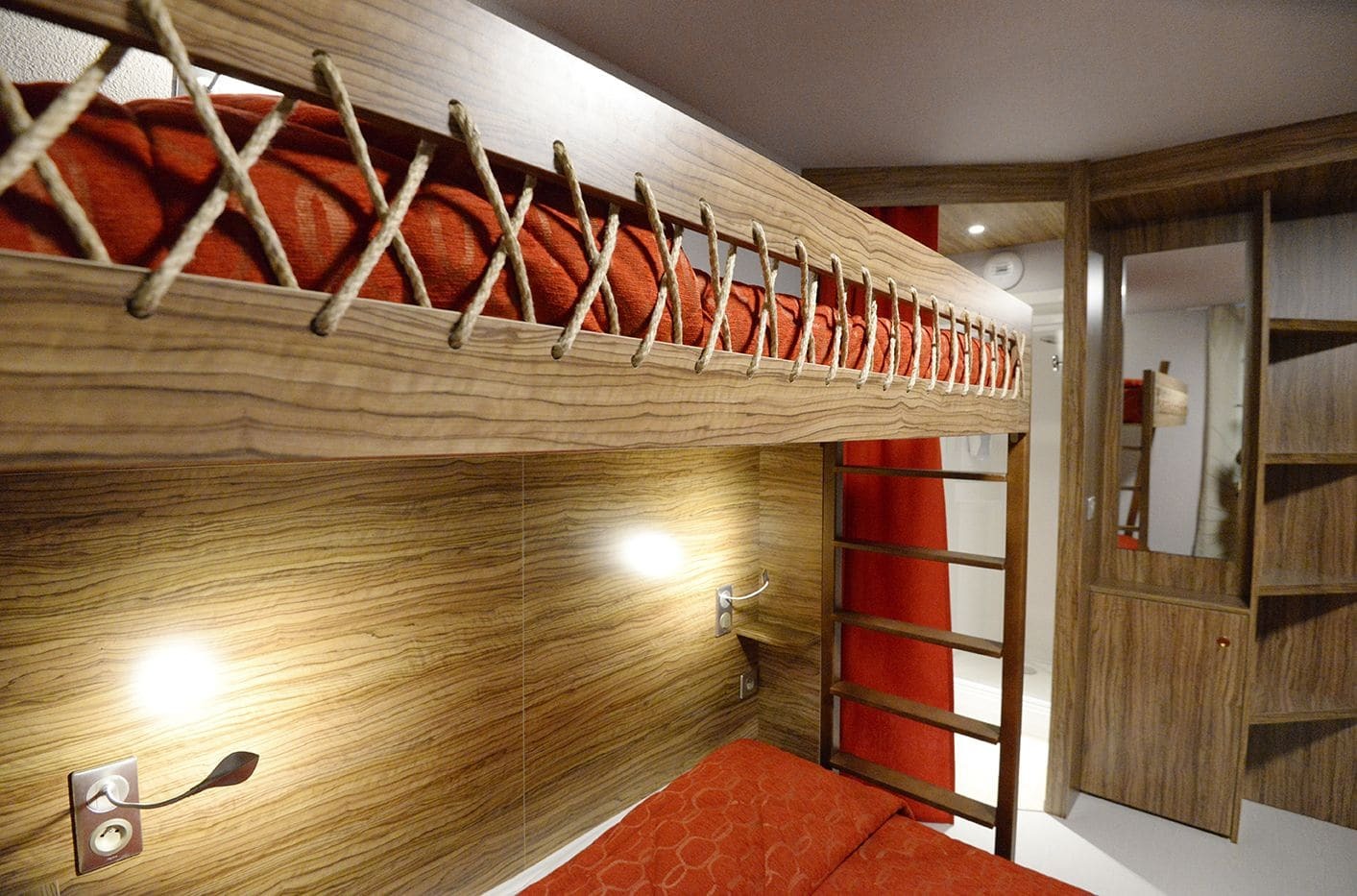 Hotel Du Parc - Pirates Chasseneuil-du-Poitou Ngoại thất bức ảnh