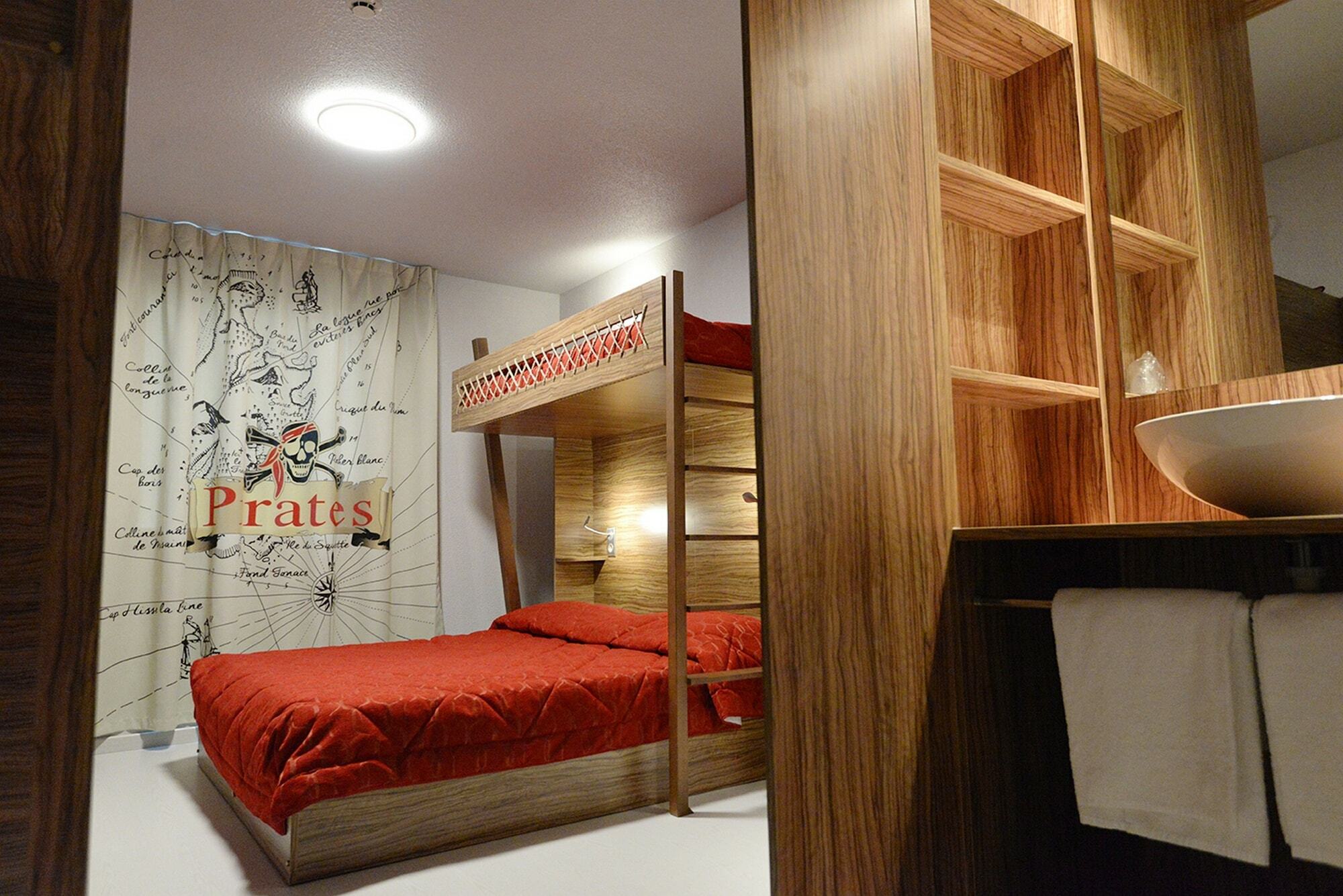 Hotel Du Parc - Pirates Chasseneuil-du-Poitou Ngoại thất bức ảnh